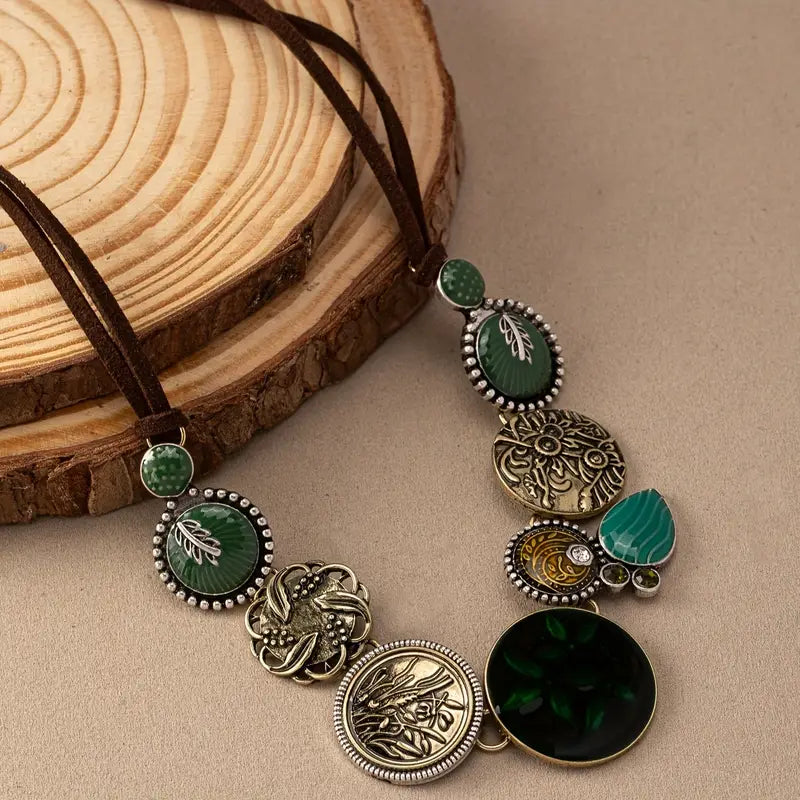 Floral pattern pendant